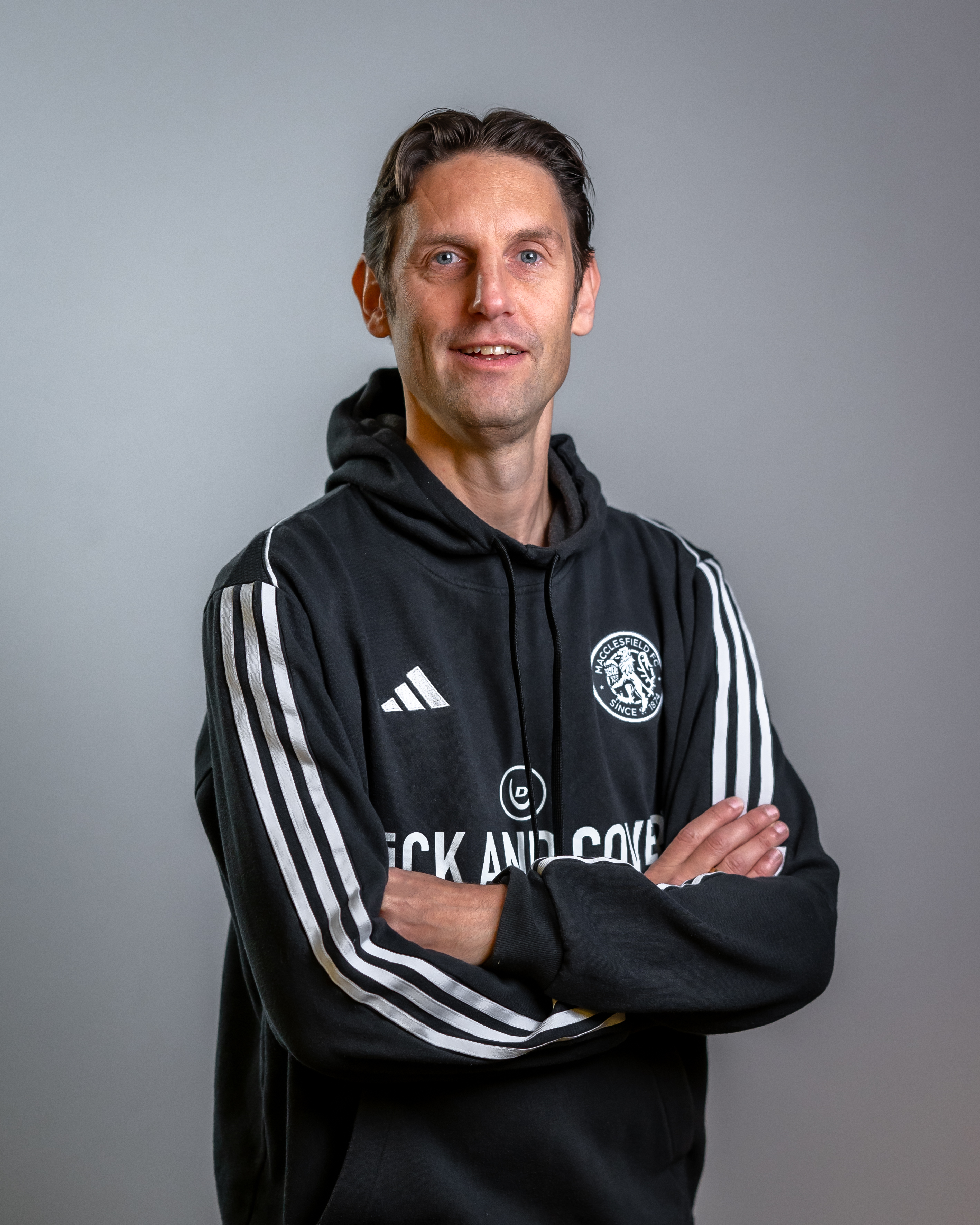 Founder van TFTA in Macclesfield FC hoodie